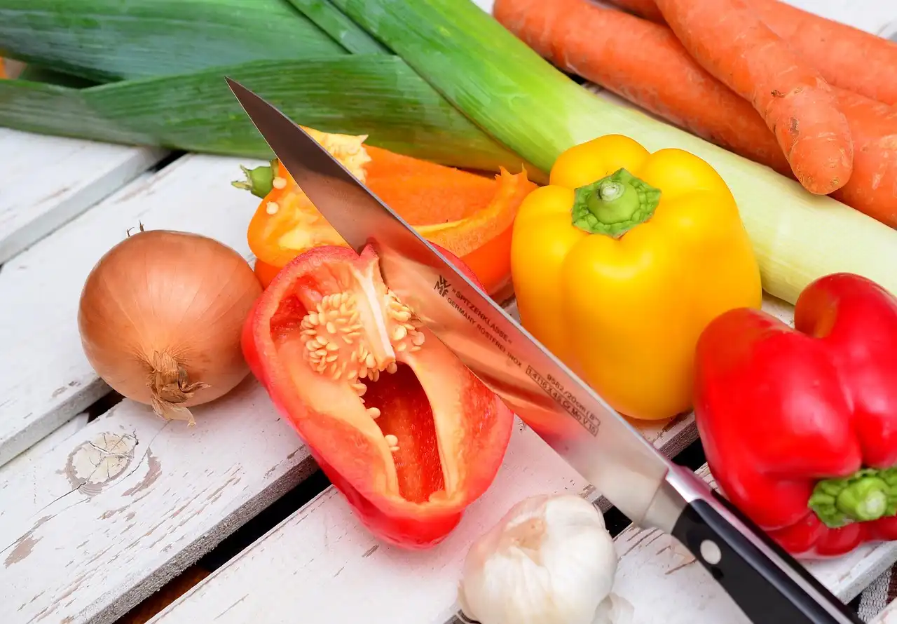 knife and vegetables